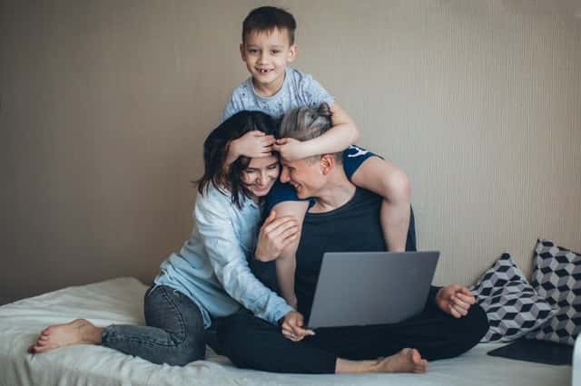 Top Pros and Cons Of work from home For single mom
